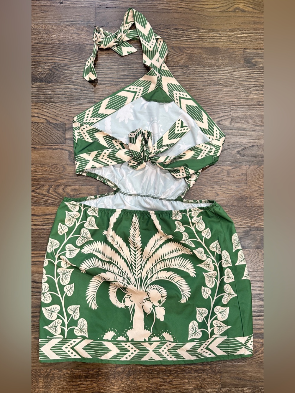 Green Tropical Print Halter dress - Picture 2 of 3